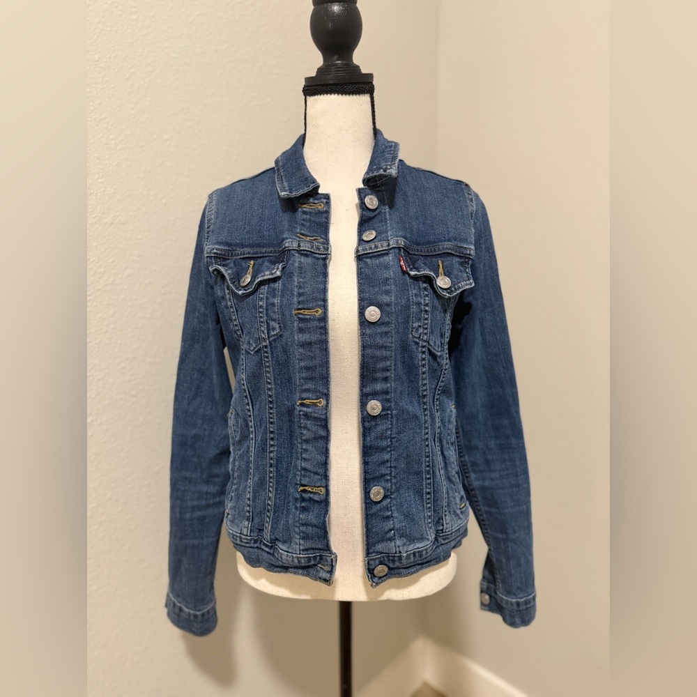 Women’s Levi’s Denim Jacket, Size M